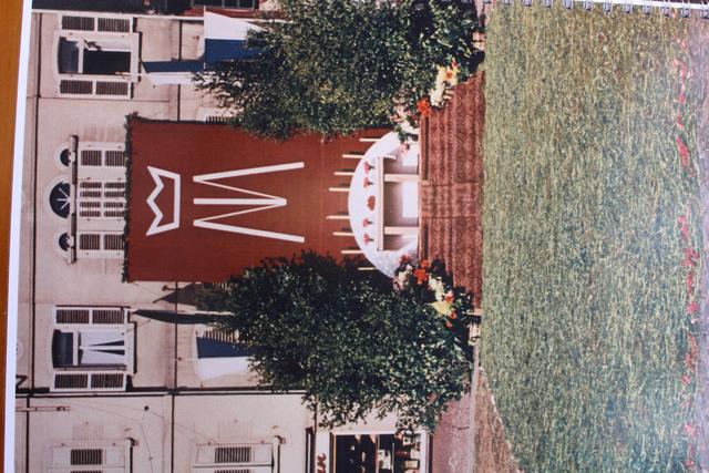 Bis zu drei Meter hoch waren die Altäre auf dem Marktplatz. 