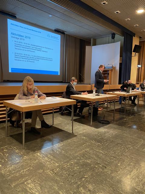 Vorstand Haus &amp; Grund Weinheim und Umgebung v. li.: Schriftführerin Silke Schumacher, Geschäftsführer Michael Kempf, 1.Vorsitzender Steffen Hinkel, Beisitzer Christoph Dostal  | Foto: 
Foto: Jeannette Keude