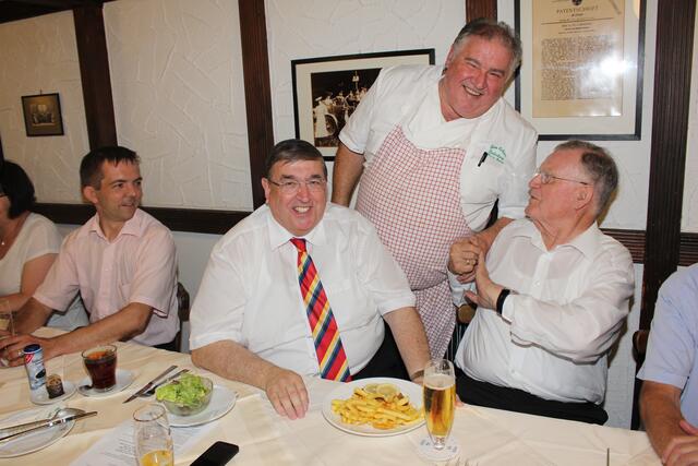 Karl Lamers mag deftige Gerichte vom Ochsen-Wirt - darin ist er sich mit Ex-Ministerpräsident Erwin Teufel einig. 