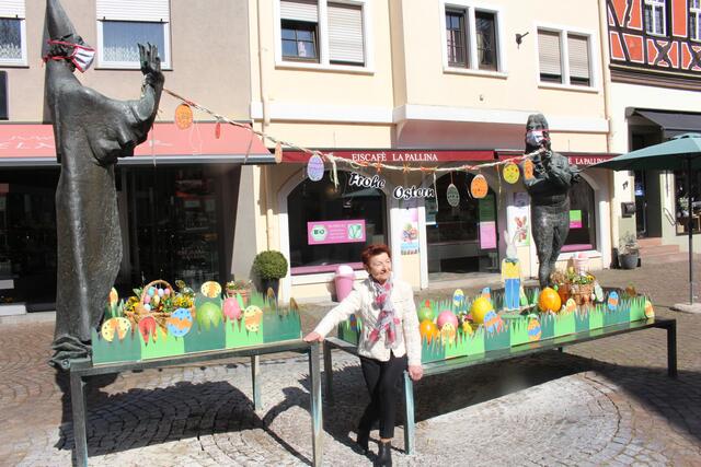 Der Domhof-Brunnen ist nach der österlichen Ausschmückung ein noch beliebteres Fotomotiv. 