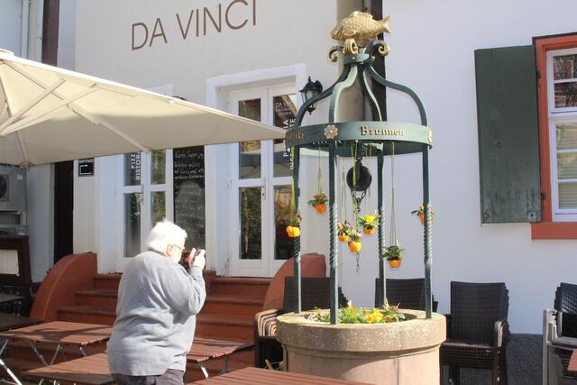 Der Fischmarkt-Brunnen, den der St.Joseph-Kindergarten gestaltete, zeigt sich von seiner schönsten Seite. 
