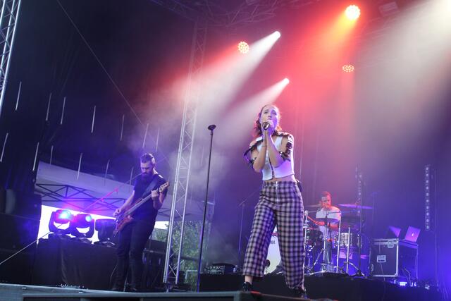 Alice Merton zeigte am Samstagabend eine tolle Bühnenshow. 