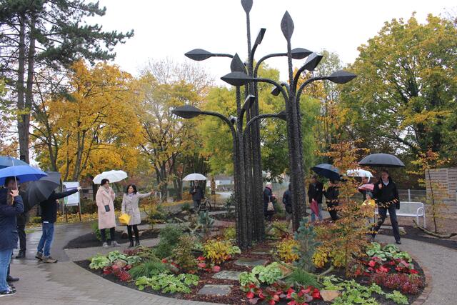 November: Das neue Bestattungsangebot "Mensch-Tier" ist eine Bereicherung für Ladenburg. 