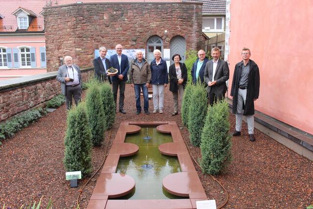 September: Im Römergarten wurde der Brunnen eingeweiht, den die Museumsstiftung finanzierte. 