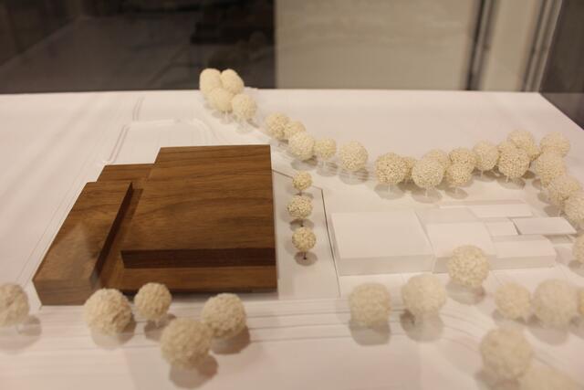 Juni: Im Gemeinderat wurde das Siegermodell des Architektenwettbewerbs für den Bau der Dreifeldsport-Halle präsentiert. 