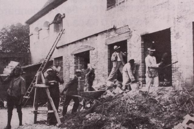 Mit viel Schweiß wurde die Jahnhalle von den TSG-Vereinsmitgliedern erstellt. 