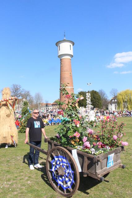 Der hübsch dekorierte Handkarren des Heimatbundes war eine Augenweide. 