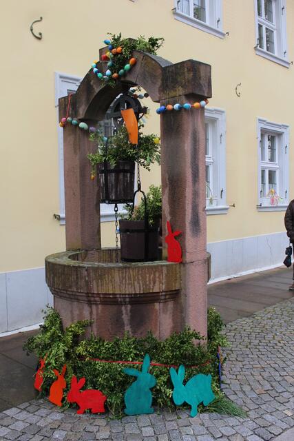 Die Werkrealschule unterstützte die Aktion mit der Gestaltung des Waisenhaus-Brunnens. 