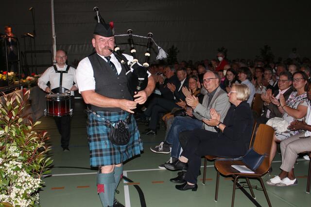 Besuch aus den schottischen Highlands - Michael Köster beherrscht das Spiel auf dem Dudelsack. 