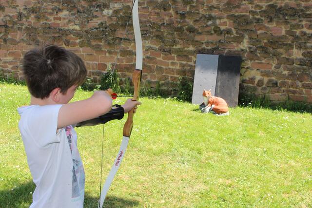 Der 12jährige Noa hatten beim Jagdbogenschießen seinen Spaß.