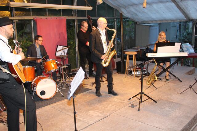 Die Armani-Five spielten im Glashaus groß auf. 