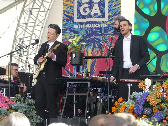 Eine musikalische Welturaufführung gab es mit Rhizom bei der Eröffnung. | Foto: Schatz