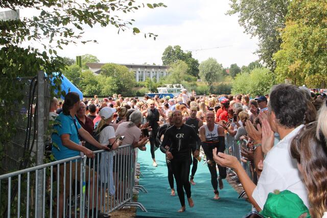 Am Neckarausstieg war die Stimmung kaum zu toppen.