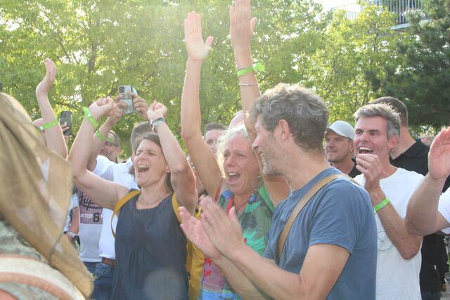 Riesenjubel bei der Fangemeinde über den Gewinn der Deutschen Vizemeisterschaft.