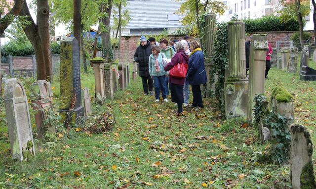 Der Jüdische Friedhof ist ein wichtiger Teil des städtischen Friedhofes.