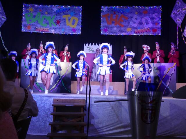 Der Marschtanz der Schlabbdewel-Juniorengarde gefiel so gut, dass es noch eine Zugabe gab. | Foto: Schatz