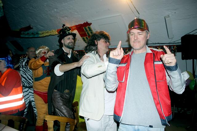 Angeführt von Marty McFly, Held aus "Zurück in die Zukunft", wurde die Polonaise geprobt.