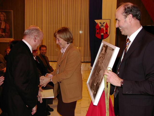Die damalige Bürgermeisterin Beate Weber aus Heidelberg würdigte beim 80. Geburtstag die Leistungen des Leiters des Kurpfälzischen Museums.