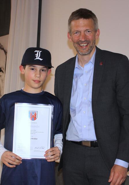 Mats Winkler (Romans) schaffte bei der DM im Baseball den Sprung auf Platz 1 (U12).