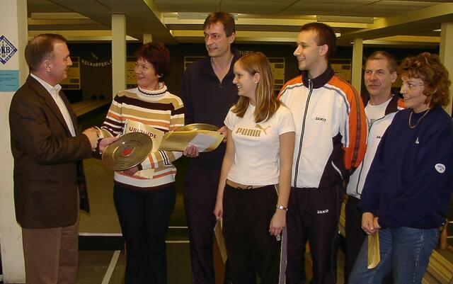 Bürgermeister Rainer Ziegler zeichnete mehrfach die Ladenburger Stadtmeister aus.