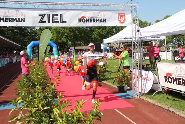 Nils Lorenz gewann den RömerMan 2024.