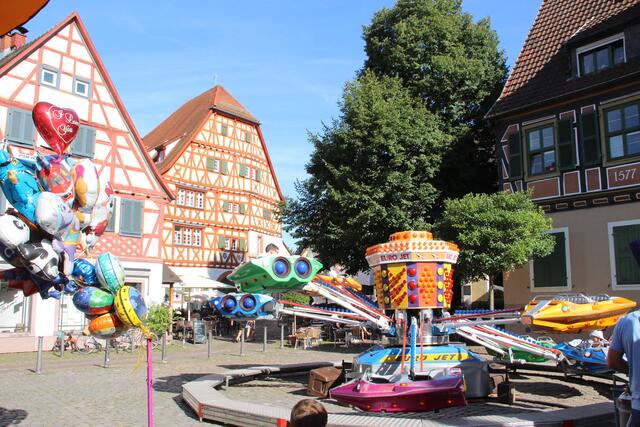 Kerwe-Stimmung vor dem Neunheller-Haus