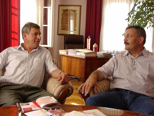 Sie waren die Motoren der Partnerschaft: Die Altbürgermeister Georg Eder und Alfons Arnold (rechts). 
