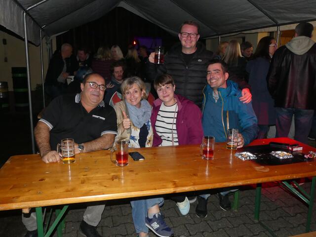 Bei den Kerwekeglern herrschte stets gute Stimmung. | Foto: Schatz