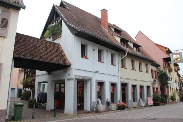 Das Anwesen Kirchenstraße 29 wurde von der ev. Kirchengemeinde angemietet. Hier wird in 2025 das Büro der Gemeindediakonin und ein 60qm großer Gruppenraum entstehen.  
