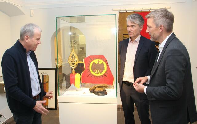 Zahlreiche Dokumente der Zeitgeschichte sind in der Ausstellung zu sehen.