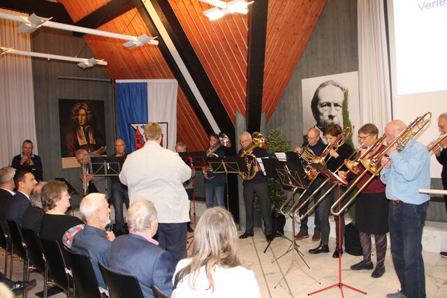 Der Posaunenchor spielte für Dr. Georg eine Fanfare. 