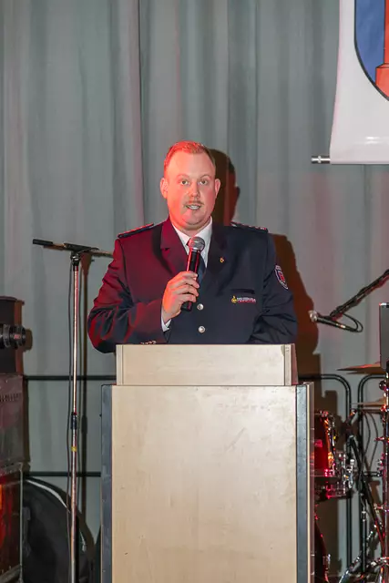 Kommandant Pascal Löffelhardt begrüsste die Gäste auf das Herzlichste. | Foto: Markus Weik