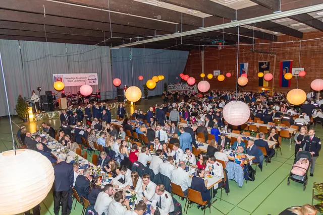 Volles Haus und zahlreiche Gäste beim Feuerwehrball 2025. | Foto: Markus Weik