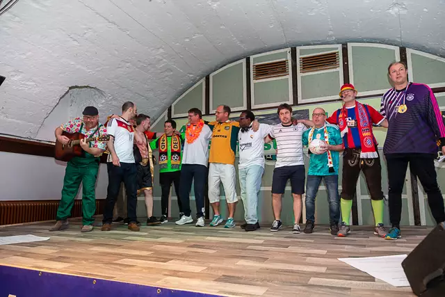 Gute Freunde kann niemand trennen - der Liederkranz „Männernationalchor" | Foto: Markus Weik