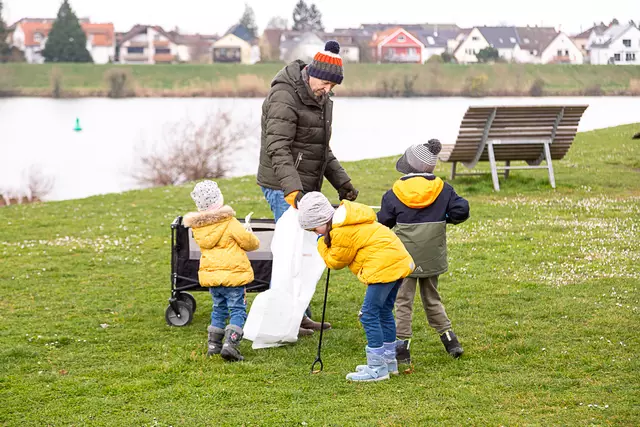 Auch die Kleinsten und Jüngsten halfen beim Clean-Up mit. | Foto: Markus Weik