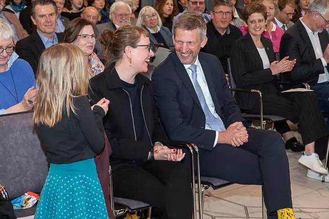Gut gelaunt - Ehefrau Katja Krauser und Bürgermeister Stefan Schmutz.  | Foto: 
Markus Weik