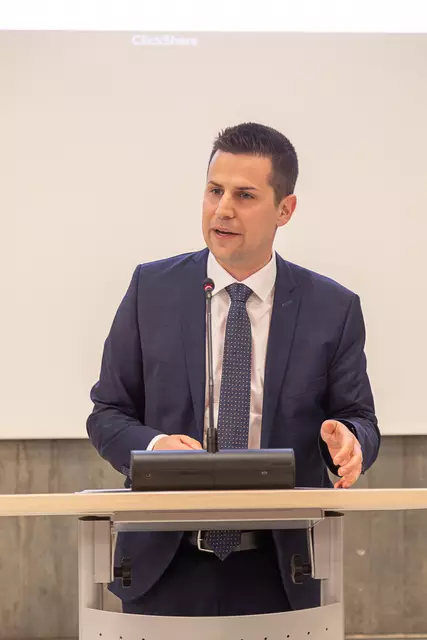 Laudenbachs Bürgermeister Benjamin Köpfle überbrachte im Namen des "Sprengels" stellvertretend die Glückwünsche aller Bürgermeister und Bürgermeisterinnen. | Foto: Markus Weik