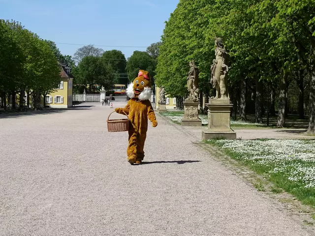 Der Osterhase ist im Schlossgarten  Bruchsal unterwegs. | Foto: SSG