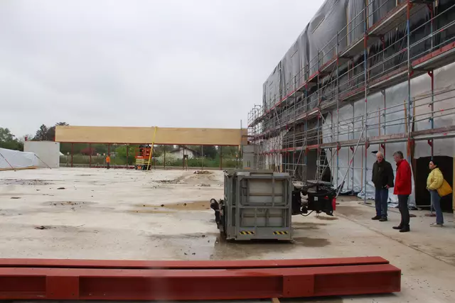 47x25 m ist die Spielfläche der neuen Dreifeldsporthalle. 