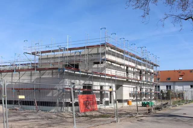 In den letzten Jahren wurden viele Millionen Euro in den Bau von neuen Kindergärten, wie hier in der Weststadt, investiert. Die Investitionen haben sich ausgezahlt.