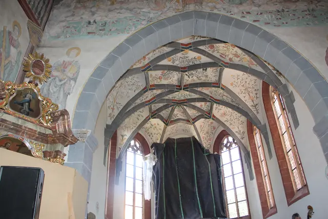 Die Reinigung des Deckengewölbes bildete den Abschluss des 1. Bauabschnitts. 