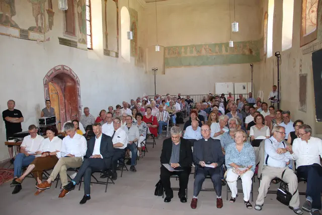 Die Freude bei den Freunden der Sebastianskapelle war groß, weil die Kapelle aus dem Dornröschenschlaf geholt wird. 