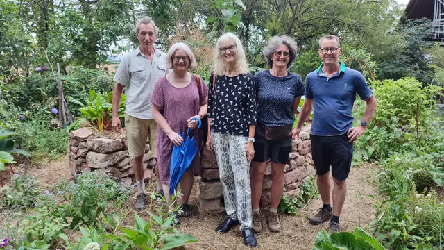VertreterInnen des "Gemeinschaftsgartens Mannheim Rhein-Neckarau" zum Erfahrungsaustausch beim BUND-Arbeitskreis "Permakultur" Ladenburg V.l.n.r.: Wolfgang Schuy, Mona Dahm, Ruth Bürger, Ursula Igel, Michael Janke (AK Permakultur) | Foto: Michael Janke