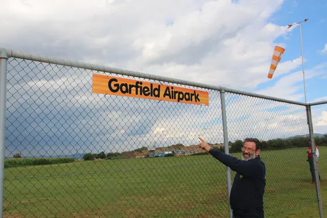 Massimo Steri hatte die Idee, das Flugfeld auf den Namen Garfield-Airpark zu taufen. 