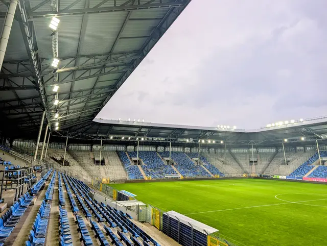 Das Carl-Benz-Stadion hat nun eine neue Flutlichtanlage. | Foto: Stadt Mannheim
