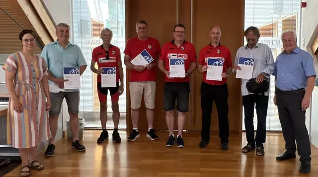 Die Gemeinde ehrte erfolgreiche STADTRADELN-Teilnehmer | Foto: zg