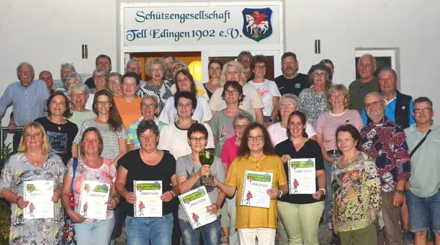 Bei großen Schießwettbewerb der beiden örtlichen Landfrauen-Vereine gab es nur Gewinnerinnen! | Foto: SG Tell
