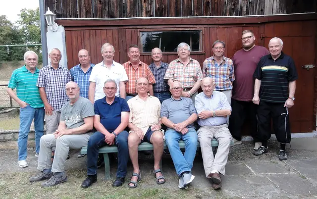 Die Jedermänner trafen sich im Garten von Gerd Gohlke. | Foto: zg