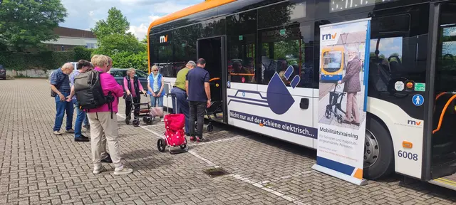Man ist nie zu alt zum lernen... | Foto: BMA