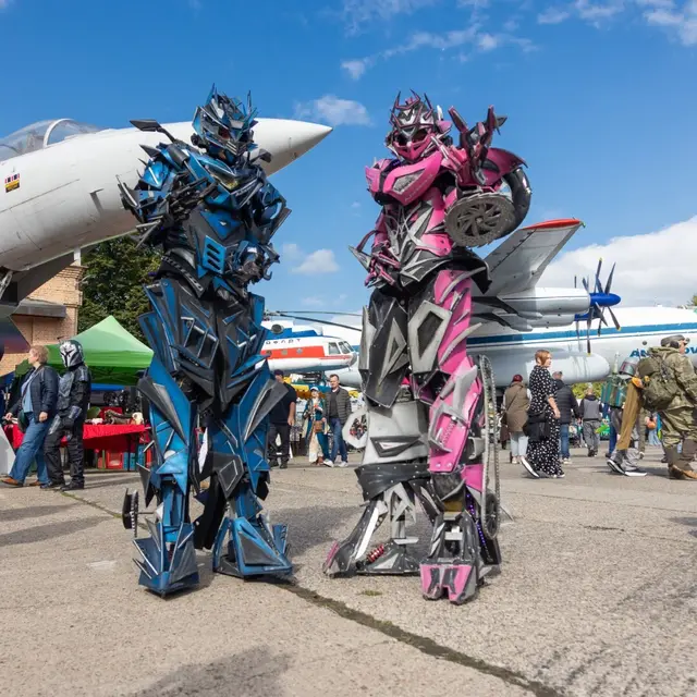 Die beeindruckenden Transformers versetzten die Besucher in Staunen. | Foto: TMSNHSP